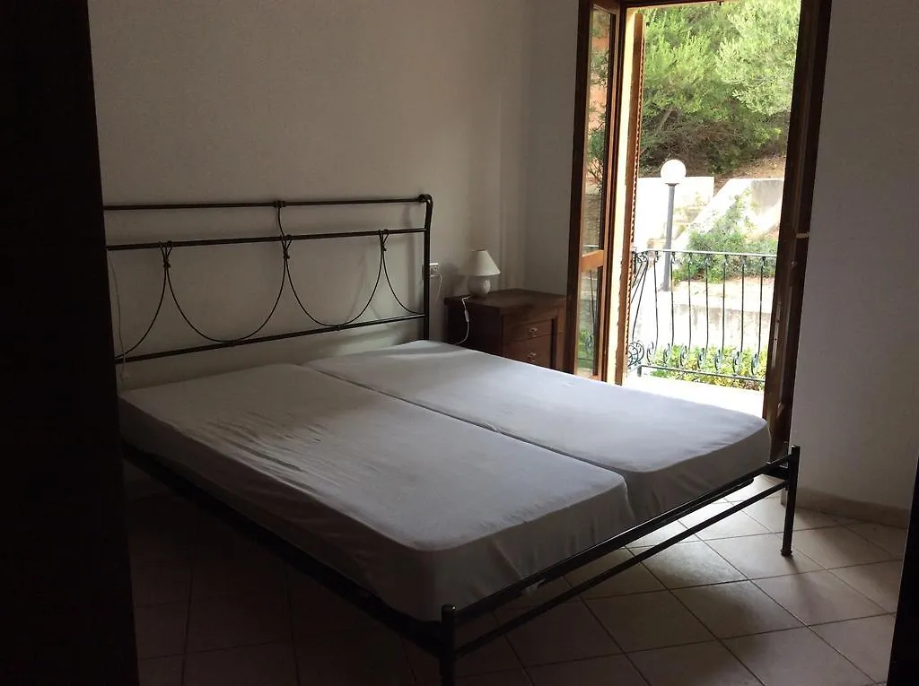 Casa Vacanze Residence I Delfini Badesi Apartment