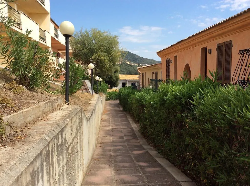 Apartment Casa Vacanze Residence I Delfini Badesi